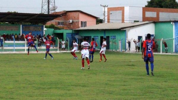 River-PI vence Barras e dispara na liderança do Piauiense