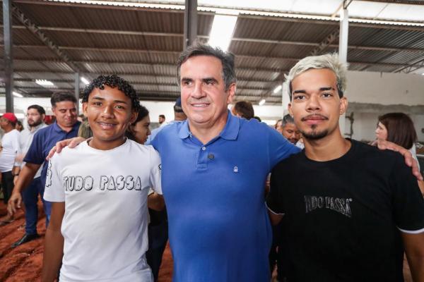Em visita a Altos, Ciro Nogueira visita obra do Mercado Público, fruto de seu mandato(Imagem:Ascom)