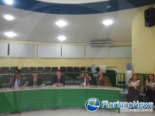 Audi&ecirc;ncia P&uacute;blica debate presta&ccedil;&atilde;o de contas da Prefeitura de Floriano.(Imagem:FlorianoNews)