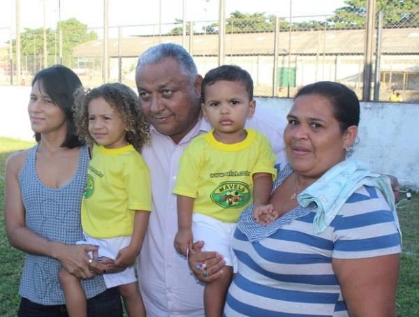 S&oacute;sias de David Luiz e Thiago Silva s&atilde;o alvos de fotos a todo instante.(Imagem:Wenner Tito)
