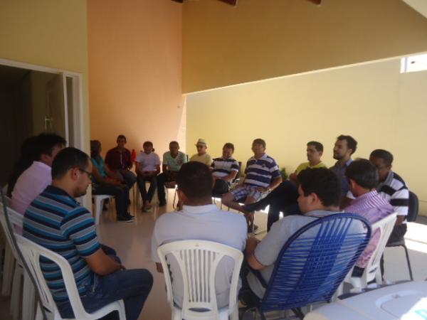 Com pr&eacute;-candidato definido, PMDB busca alian&ccedil;a em reuni&atilde;o com PT de Floriano.(Imagem:FlorianoNews)