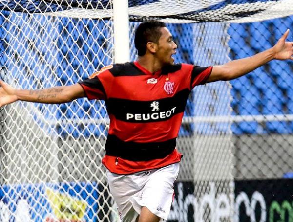 Hernane comemora gol do Flamengo contra o Nova Igua&ccedil;u.(Imagem:Rudy Trindade / VIPCOMM)