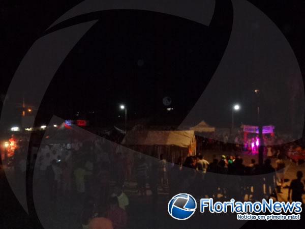 Apresenta&ccedil;&otilde;es culturais marcam primeiro dia de gincana do Col&eacute;gio Estadual.(Imagem:FlorianoNews)