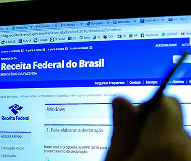 Receita cria chat para regularizar débitos de pessoas físicas