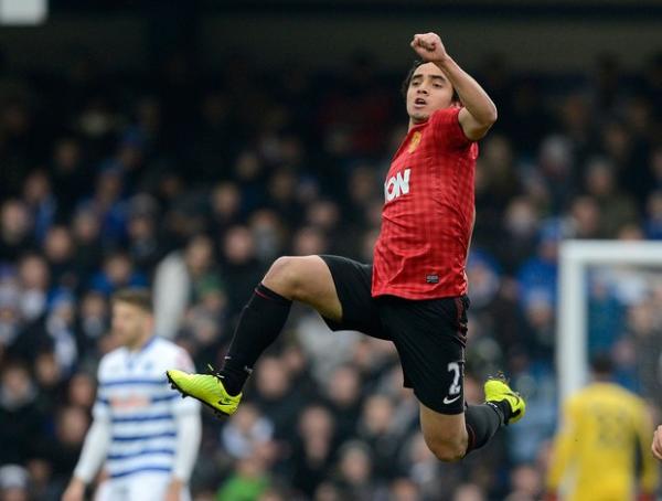 Rafael comemora o gola&ccedil;o marcado diante do Queens Park Rangers.(Imagem:Reuters)