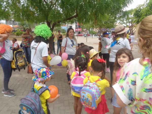 Crian&ccedil;as participam da abertura do Projeto Brincando nas F&eacute;rias 2017.(Imagem:FlorianoNews)
