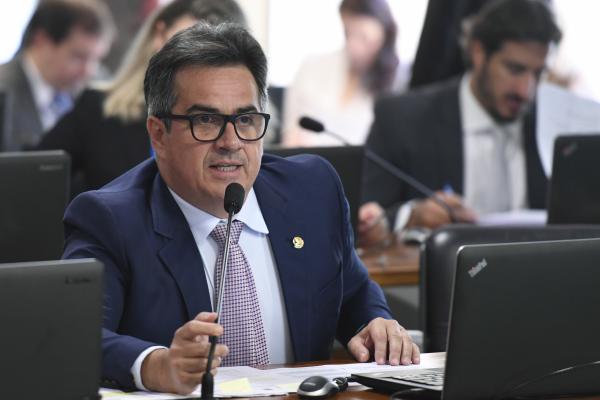 Sancionado projeto de Ciro que torna crime incentivar a automutilação(Imagem:Edilson Rodrigues/Agência Senado)