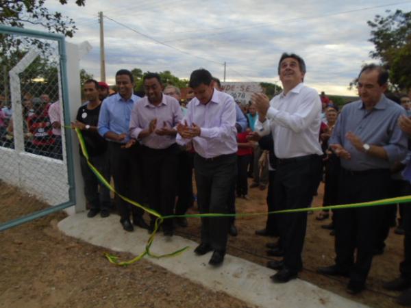 Wellington Dias participa de inauguração de novos reservatórios de água em Floriano