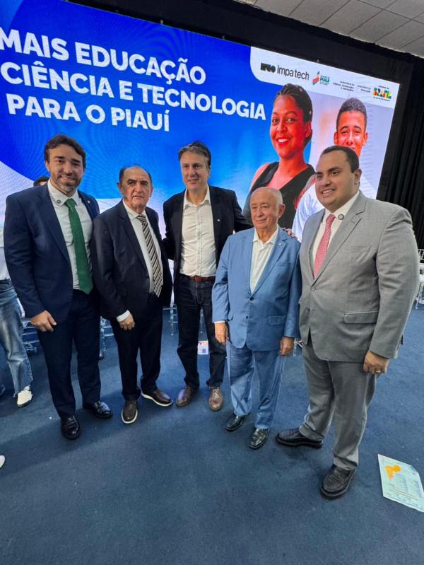 Rafael Fonteles e Antônio Reis em Sintonia administrativa e política.(Imagem:Ascom)