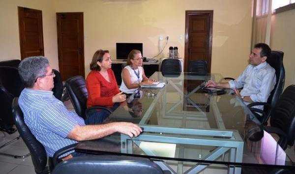 Prefeitura de Floriano firma parceria com o Senac para oferecer curso gratuito &agrave; comunidade.(Imagem:Waldemir Miranda)