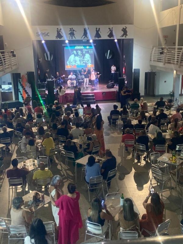 Sarau Recreativo aos 60 & 70 encanta o público música e muita energia(Imagem:Divulgação)