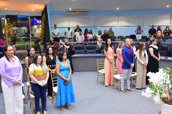 Poder Legislativo de Floriano homenageia a Enfermagem em sessão Solene(Imagem:CMF)
