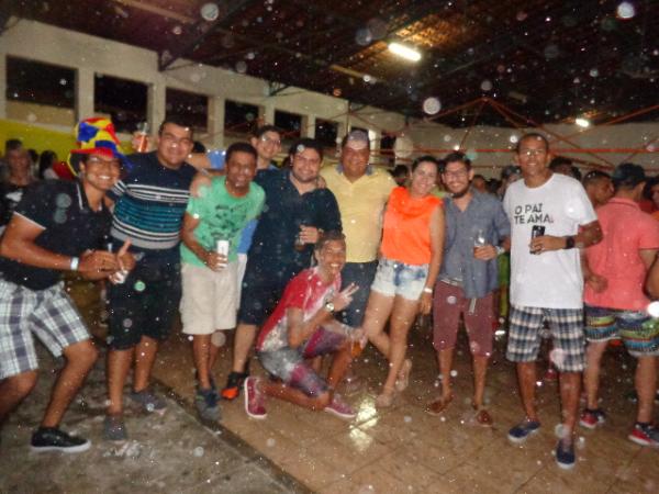 Bloco Farinh&aacute;lcool movimenta Carnaval de Floriano.(Imagem:FlorianoNews)