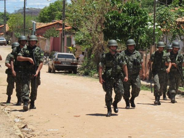 Homens da For&ccedil;a Nacional no Piau&iacute; acompanham vota&ccedil;&atilde;o no Piau&iacute;.(Imagem:Katylenin Fran&ccedil;a)