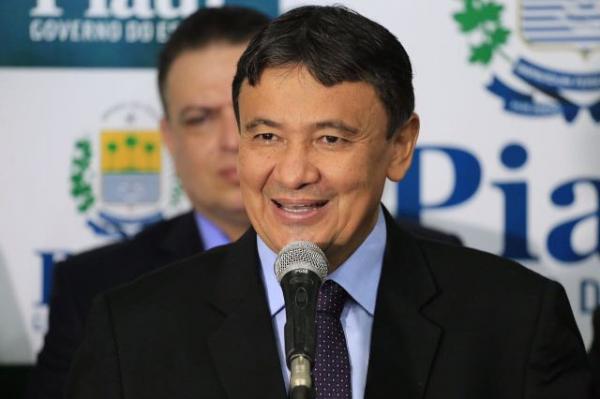 Wellington Dias faz entrega de regularização fundiária em Guadalupe