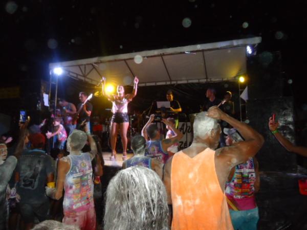 Z&eacute; Pereira marca pontap&eacute; inicial do carnaval em Bar&atilde;o de Graja&uacute;.(Imagem:FlorianoNews)