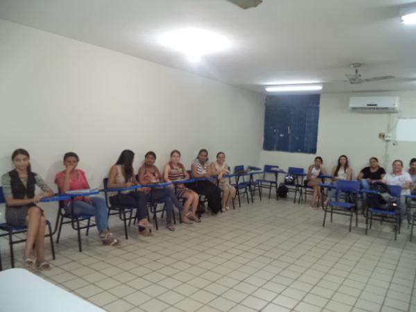 Acad&ecirc;micos do curso de Pedagogia da UESPI participam de palestra em Floriano.(Imagem:FlorianoNews)