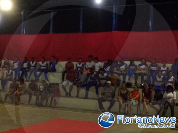Projeto Express&otilde;es das Ra&iacute;zes Brasileiras apresenta o espet&aacute;culo de dan&ccedil;as regionais.(Imagem:FlorianoNews)