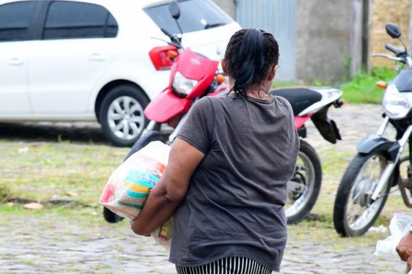 Prefeitura de Floriano distribui mais de 5 mil cestas básicas para famílias em situação de vulnerabilidade.(Imagem:Secom)