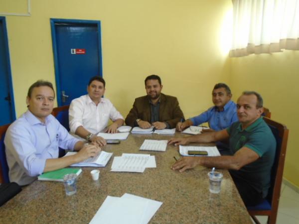 F&aacute;bio Braga prop&otilde;e projeto sobre identifica&ccedil;&atilde;o dos ve&iacute;culos a servi&ccedil;o de &oacute;rg&atilde;os p&uacute;blicos.(Imagem:FlorianoNews)