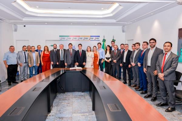 Governador transfere cargo ao presidente da Alepi para acompanhar Lula em viagem à China(Imagem:Gabriel Paulino)