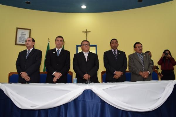 Personalidades s&atilde;o homenageadas com o Titulo de Cidad&atilde;o Florianense.(Imagem:Waldemir Miranda)