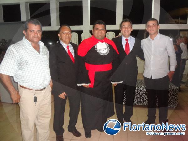 Prefeito Gilberto J&uacute;nior prestigiou diploma&ccedil;&atilde;o da turma de Direito da FAESF.(Imagem:FlorianoNews)