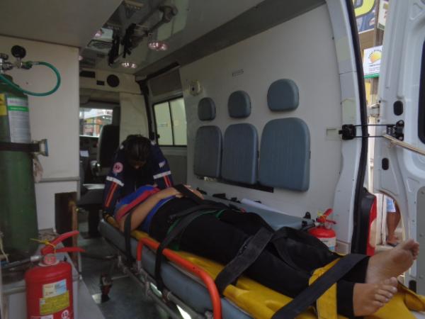Acidente entre carro e moto deixa motociclista ferida.(Imagem:FlorianoNews)