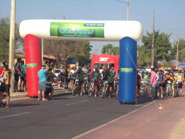 Munic&iacute;pio sedia 1&ordm; Floriano Ride 2015.(Imagem:FlorianoNews)