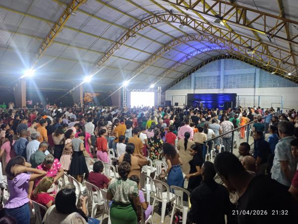 Confer&ecirc;ncia Igrejas em A&ccedil;&atilde;o re&uacute;ne fi&eacute;is em Floriano e antecede Cruzada Internacional F&eacute; e Milagres(Imagem:FlorianoNews)