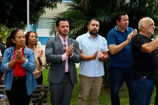 Prefeitura de Floriano entrega van do MobSUAS para fortalecer a assist&ecirc;ncia social.(Imagem:Secom)