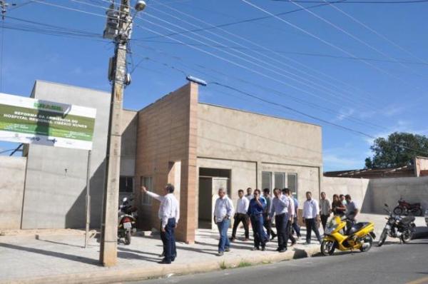 Secret&aacute;rio Estadual de Sa&uacute;de visita Floriano e promete celeridade em obras.(Imagem:SECOMSECOM)