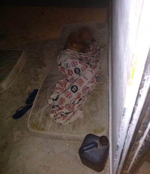 Trabalhadores vivam em local sem banheiros ou camas em carvoaria no Sul do Piau&iacute;(Imagem:Divulga&ccedil;&atilde;o)