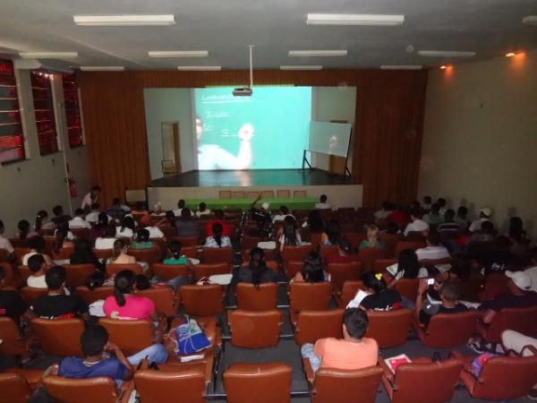 Professores de matemática participam de curso de aperfeiçoamento.(Imagem:FlorianoNews)