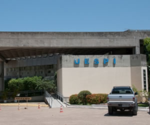 Uespi realiza convocação dos professores concursados