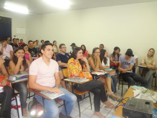Acadêmicos de Direito da UESPI participam de palestra sobre seguridade social