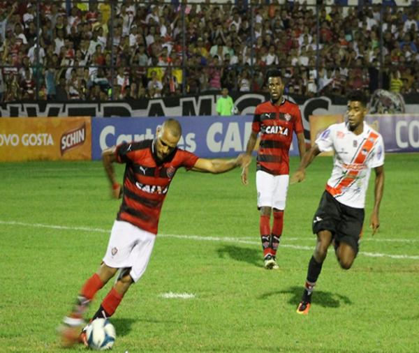 Vitória foi melhor e venceu River por 3 x 2 no Lindolfo Monteiro