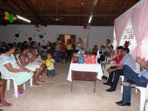 Associação dos Moradores do Bairro Irapuá II fez festa em homenagem às mães