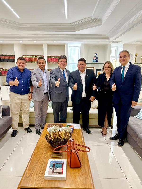 Deputado Francisco Costa participa de agendas com o governador Rafael Fonteles em defesa dos munic&iacute;pios.(Imagem:Gabriel Paulino)