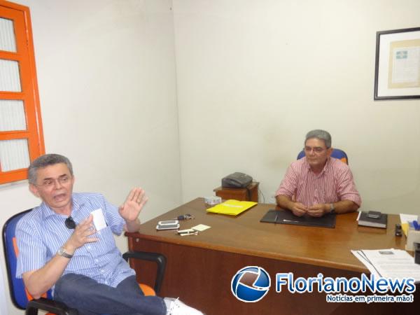 Reuni&atilde;o discute repasse do FUNDEB para professores da rede municipal.(Imagem:FlorianoNews)