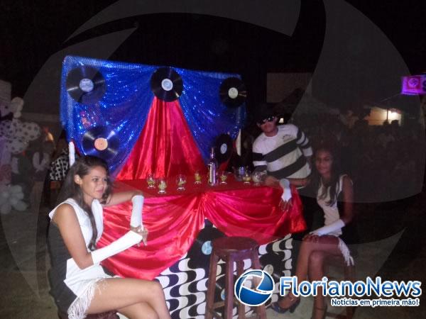 Apresenta&ccedil;&otilde;es culturais marcam primeiro dia de gincana do Col&eacute;gio Estadual.(Imagem:FlorianoNews)