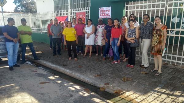 Professores da rede p&uacute;blica estadual de Floriano aderem a greve geral por reajuste salarial(Imagem:FlorianoNews)