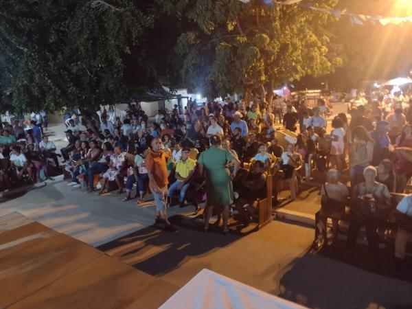 Prociss&atilde;o de encerramento dos festejos de Nossa Senhora da Guia re&uacute;ne fi&eacute;is em Floriano.(Imagem:FlorianoNews)