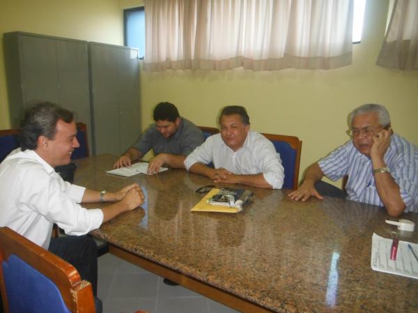 Tentativa frustrada de composi&ccedil;&atilde;o das Comiss&otilde;es Permanentes na C&acirc;mara Municipal.(Imagem:FlorianoNews)