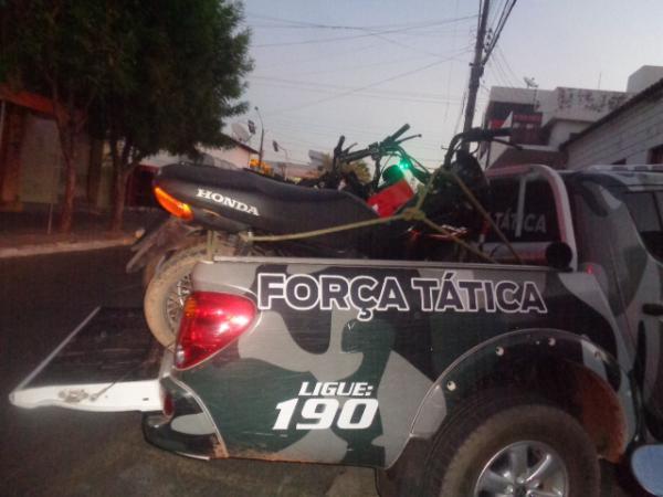 Força Tática recupera motocicleta em desvio no Cajueiro II