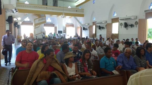 Cavalgada e Missa do Vaqueiro movimentam festejos de São Pedro de Alcântara em Floriano