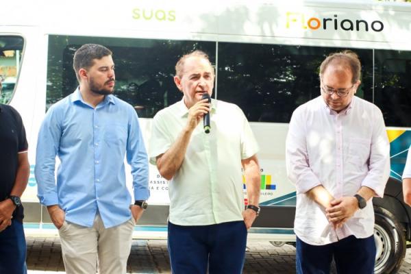 Prefeitura de Floriano entrega van do MobSUAS para fortalecer a assist&ecirc;ncia social.(Imagem:Secom)
