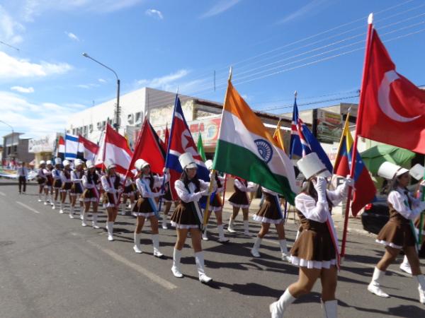Desfile marca abertura de comemorações pelos 45 anos do Colégio Industrial