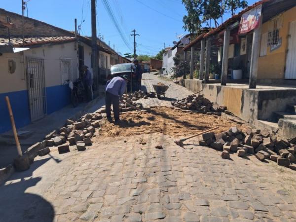 Mais de 30 vias de Floriano são contempladas com a operação tapa-buracos no mês de setembro(Imagem:Secom)