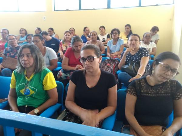 Em assembleia, servidores da Educação decidem fazer paralisação em Floriano(Imagem:FlorianoNews)
